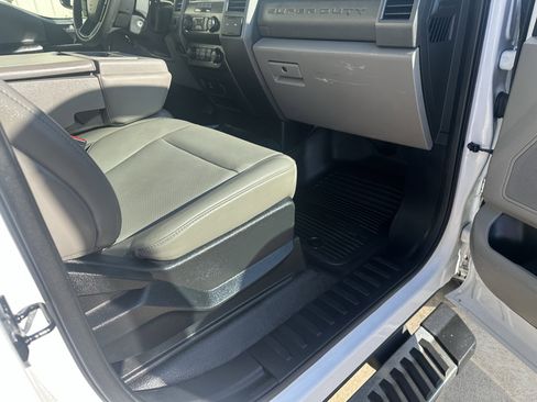 Used 2020 Ford F350 XL w/ Power Equipment Group RWD image 3