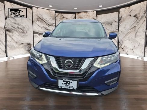 Used 2018 Nissan Rogue S AWD/4WD image 2