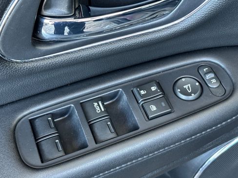 Used 2017 Honda HR-V EX-L image 17