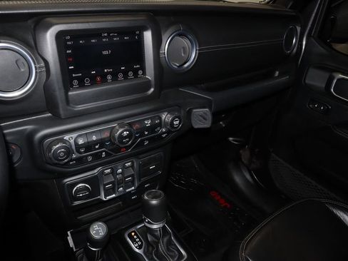 Used 2018 Jeep Wrangler Unlimited Sahara w/ Cold Weather Group image 30