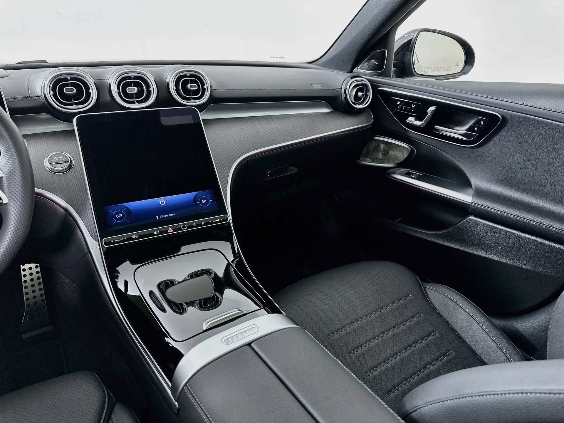 Used 2025 Mercedes-Benz C 300 Sedan image 26