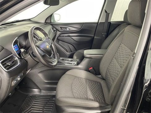 Used 2019 Chevrolet Equinox LT image 2