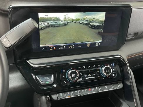 Used 2025 GMC Sierra 2500 AT4 AWD/4WD image 18
