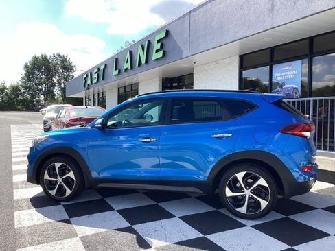 Used 2023 Nissan Frontier SV image 34