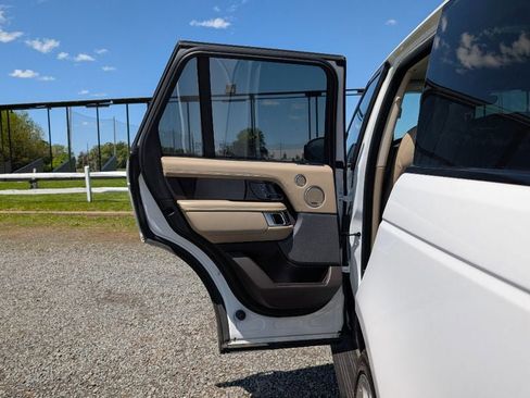 Used 2019 Land Rover Range Rover HSE AWD/4WD image 11