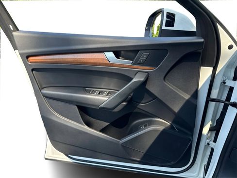 Used 2021 Audi Q5 2.0T Premium image 24