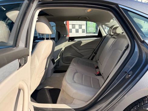 Used 2013 Volkswagen Passat TDI SE FWD image 22