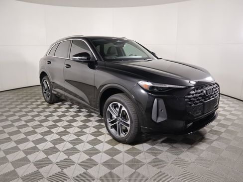 Used 2025 Audi Q5 Premium Plus w/ Premium Plus image 3