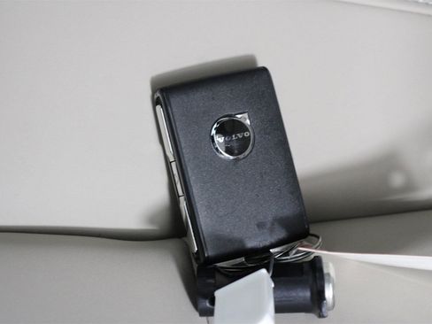 Certified 2025 Volvo XC90 B6 Plus w/ Protection Package Premier image 33