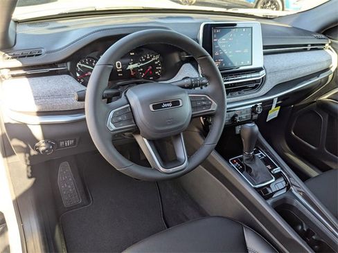 New 2026 Jeep Compass Latitude image 15