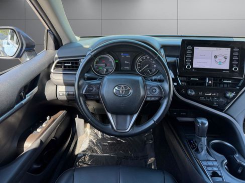 Used 2024 Toyota Camry SE w/ Convenience Package image 5