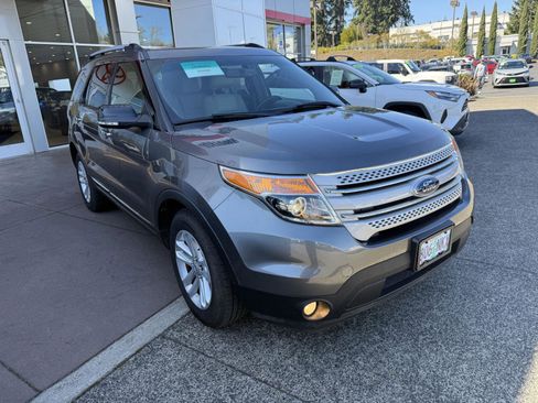 Used 2014 Ford Explorer XLT w/ Equipment Group 202A image 7