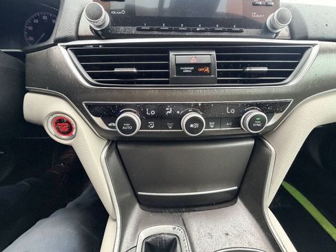 Used 2018 Honda Accord LX image 6