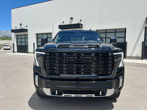 Used 2024 GMC Sierra 3500 Denali w/ Denali Reserve Package AWD/4WD image 5