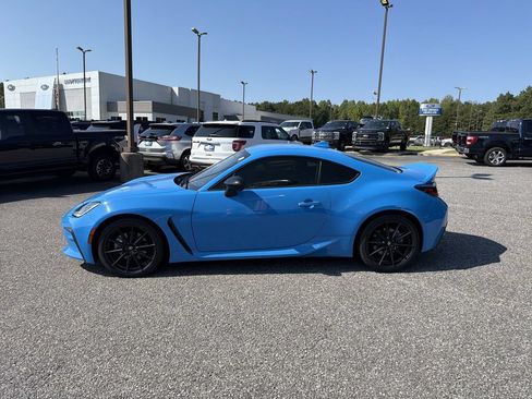 Used 2022 Toyota GR86 Premium w/ ALL Weather Mat Package (TMS) RWD image 4