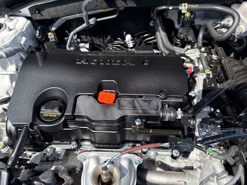 Certified 2025 Honda HR-V LX image 41