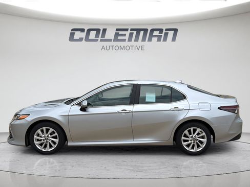 Used 2024 Toyota Camry LE FWD image 9