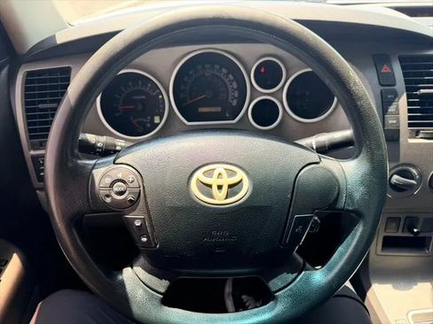 Used 2012 Toyota Tundra 4x4 CrewMax w/ SR5 Pkg image 28