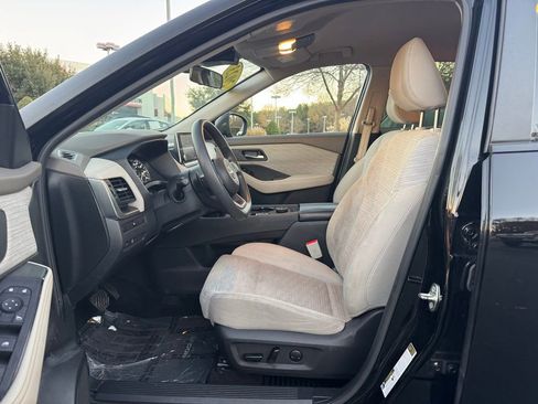 Used 2023 Nissan Rogue SV image 21