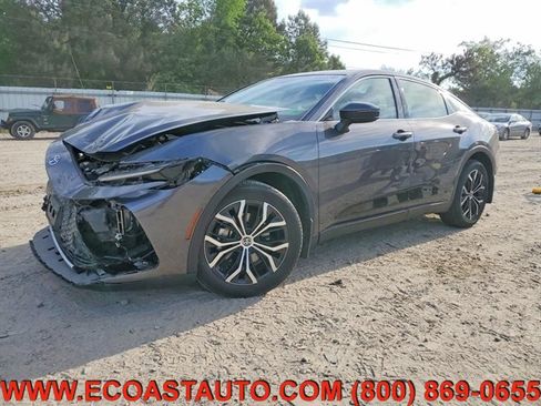 Used 2023 Toyota Crown AWD/4WD image 3