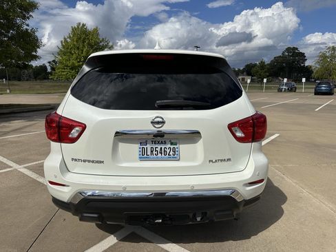 Used 2019 Nissan Pathfinder Platinum w/ Cargo Package image 7