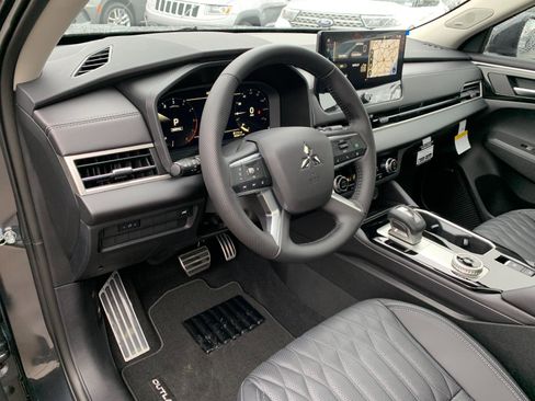 New 2025 Mitsubishi Outlander SEL image 13