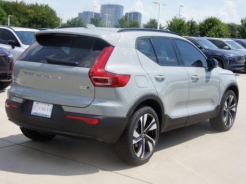 New 2026 Volvo XC40 B5 Ultra w/ Protection Package Premier image 4