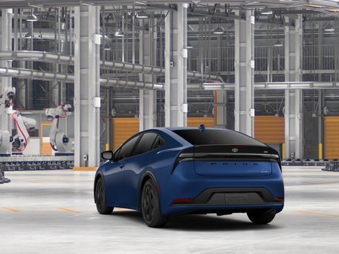 New 2027 Toyota Prius Plug-In Hybrid FWD image 9