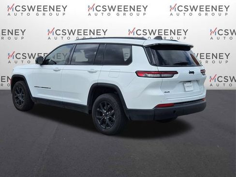 Used 2024 Jeep Grand Cherokee L Laredo AWD/4WD image 3