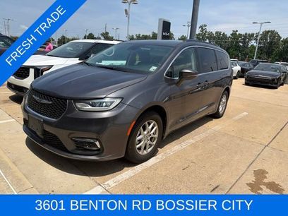 Used 2022 Chrysler Pacifica Touring-L