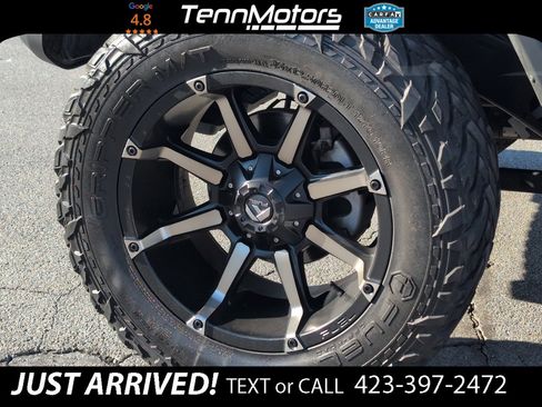 Used 2018 Jeep Wrangler Unlimited Sahara image 9