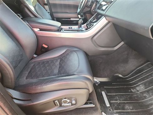 Used 2020 Land Rover Range Rover Sport SVR image 29