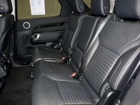 Used 2024 Land Rover Discovery S image 22