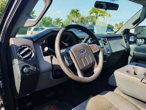 Used 2011 Ford F350 XLT w/ Camper Pkg AWD/4WD image 14