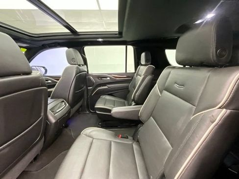 Used 2023 Cadillac Escalade ESV Premium Luxury AWD/4WD image 7