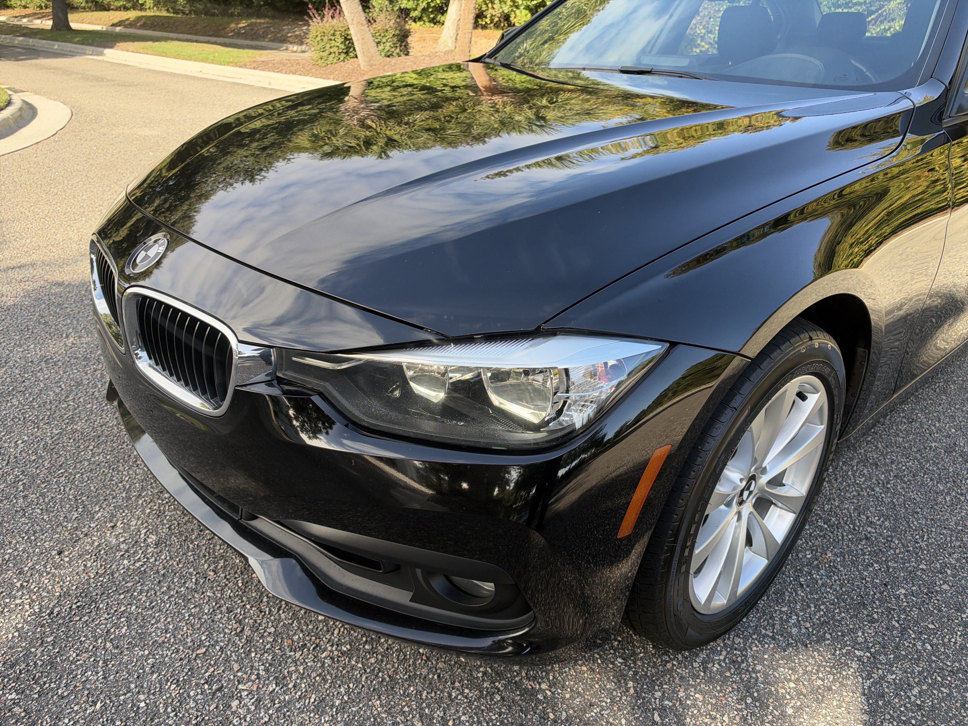Used 2017 BMW 320i Sedan RWD image 7