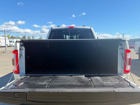 Used 2021 Ford F150 Platinum w/ FX4 Off-Road Package AWD/4WD image 22