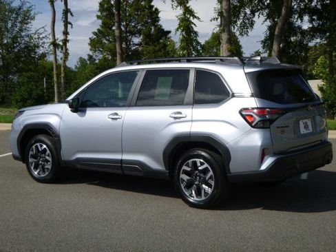 Certified 2026 Subaru Forester Premium w/ Base/Premium Plus Package AWD/4WD image 4