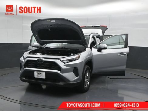 Used 2025 Toyota RAV4 XLE AWD/4WD image 56