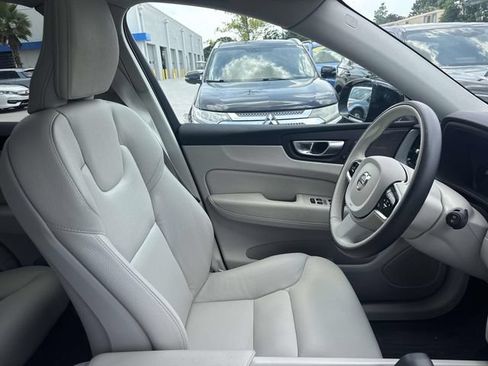 Used 2024 Volvo XC60 B5 Plus w/ Protection Package Premier AWD/4WD image 11