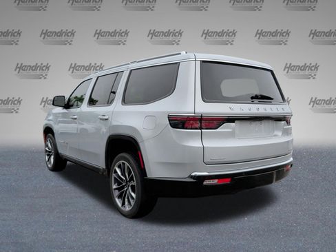 Used 2022 Jeep Wagoneer Series III w/ Premium Group I AWD/4WD image 9