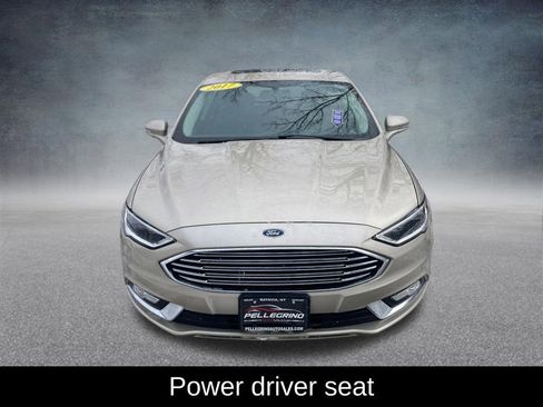 Used 2017 Ford Fusion SE w/ Fusion SE Technology Package image 10