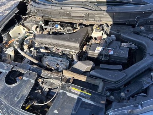 Used 2020 Nissan Rogue SV image 26