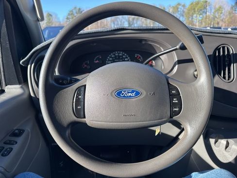 Used 2003 Ford E-350 and Econoline 350 XLT image 11