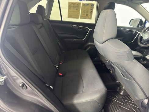 Used 2021 Toyota RAV4 LE FWD image 37