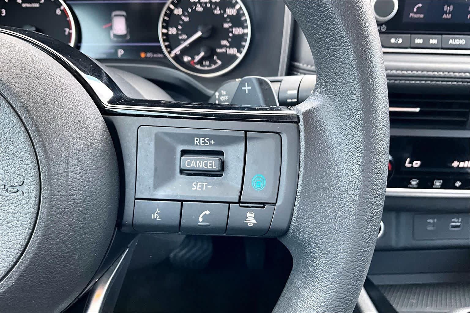 Used 2023 Nissan Rogue SV FWD image 44