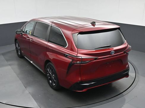 Used 2021 Toyota Sienna XSE FWD image 71