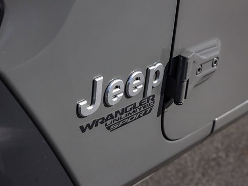 Used 2020 Jeep Wrangler Unlimited Sport S image 3