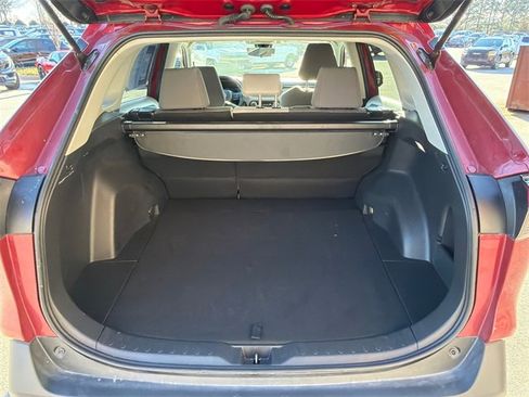 Used 2025 Toyota RAV4 XLE image 18