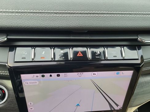 Used 2024 Jeep Grand Cherokee L Limited image 23